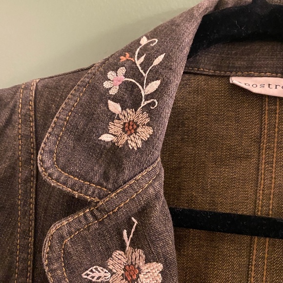 Apostrophe Black Floral Embroidered Blazer. - Picture 6 of 6